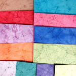 PAPEL BATIK- 59 X 82 NUEVO ESTAMPADO MANCHA MAGENTA